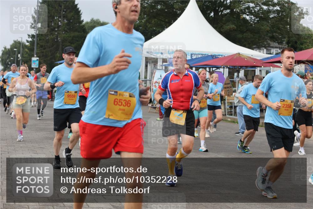 13.09.2026 - Kiel Lauf Andreas Tolksdorf http://msf.ph/oto/10352228 13.09.2026 09:56:26 Kiellinie 7795, 38, 9559, 1, 39, 6536, 6147, 38, 2358 meine-sportfotos.de