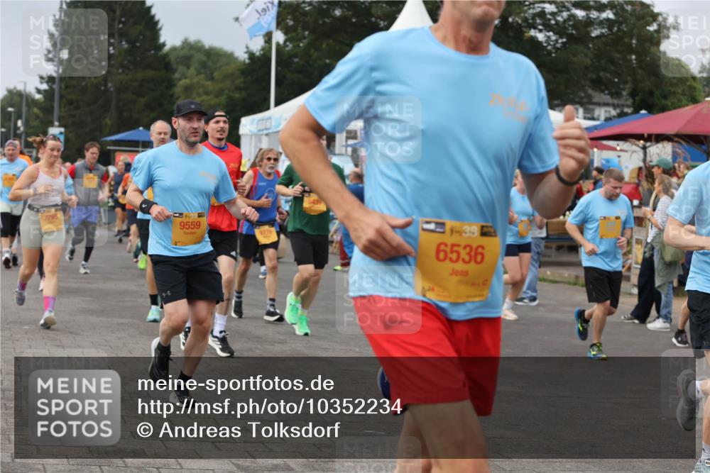 13.09.2026 - Kiel Lauf Andreas Tolksdorf http://msf.ph/oto/10352234 13.09.2026 09:56:26 Kiellinie 7795, 39, 9559, 9770, 39, 6536 meine-sportfotos.de