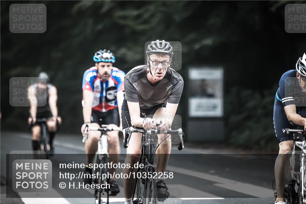 13.09.2026 - Stadtparktriathlon H.Heesch http://msf.ph/oto/10352258 13.09.2026 11:06:38 Radfahren 443, 611, 614, 634, 656, 674 meine-sportfotos.de