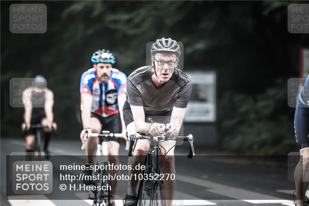 13.09.2026 - Stadtparktriathlon H.Heesch http://msf.ph/oto/10352270 13.09.2026 11:06:38 Radfahren 443, 611, 614, 634, 656, 674 meine-sportfotos.de