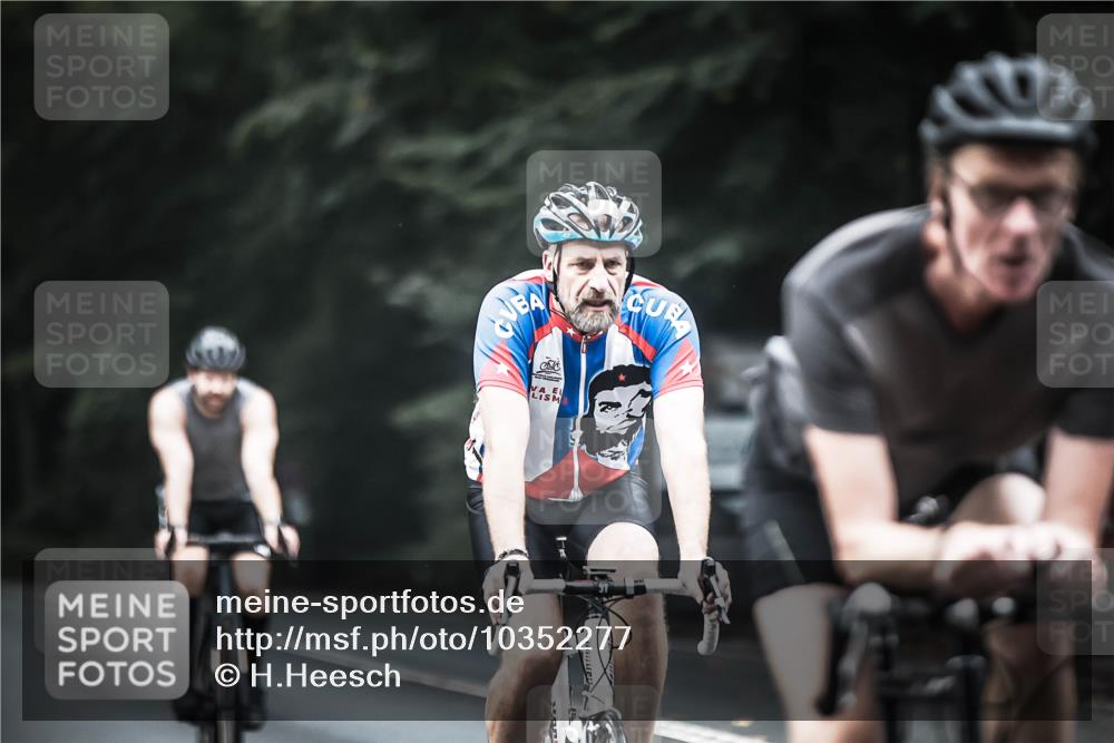 13.09.2026 - Stadtparktriathlon H.Heesch http://msf.ph/oto/10352277 13.09.2026 11:06:38 Radfahren 443, 611, 614, 634, 656, 674 meine-sportfotos.de