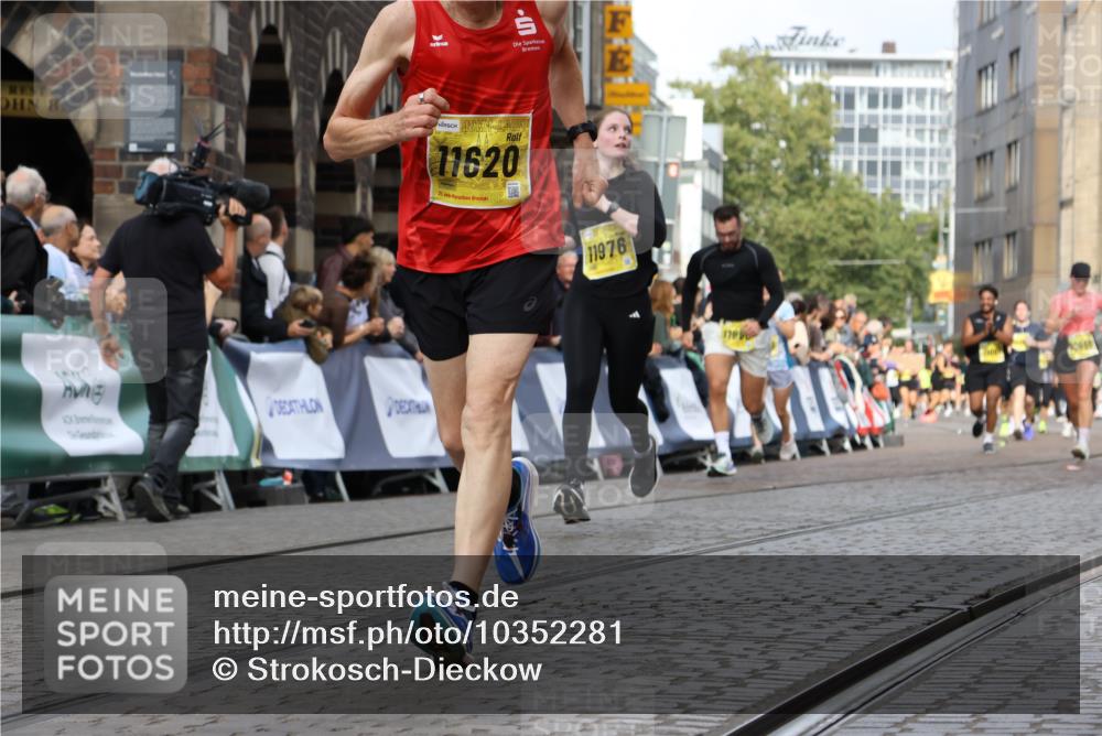 13.09.2026 - 21. swb-Marathon Bremen Strokosch-Dieckow http://msf.ph/oto/10352281 13.09.2026 10:55:09 Ziel 10589, 10608, 10646, 10704, 10901, 11040, 11174, 11569, 11620, 11860, 11874, 11889, 12313, 12519, 12800, 13526, 13592, 10725, 11014, 11466, 11631, 11910, 12201, 12218, 12258, 12549 meine-sportfotos.de