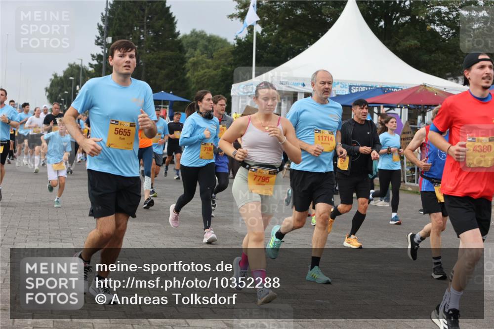 13.09.2026 - Kiel Lauf Andreas Tolksdorf http://msf.ph/oto/10352288 13.09.2026 09:56:28 Kiellinie 38, 5655, 7199, 39, 7795, 11714, 38, 4380 meine-sportfotos.de