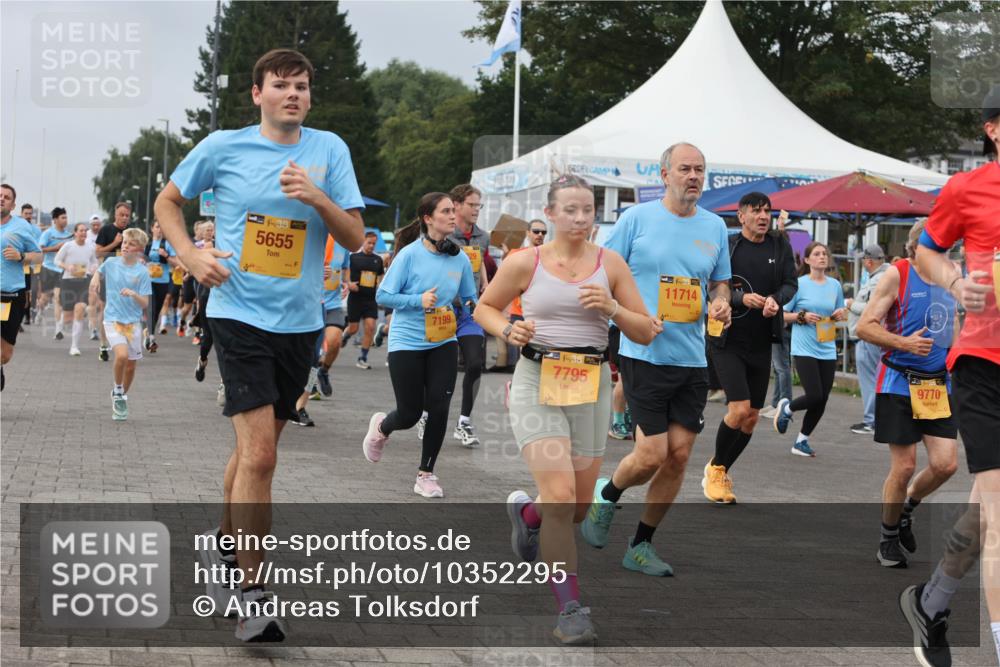 13.09.2026 - Kiel Lauf Andreas Tolksdorf http://msf.ph/oto/10352295 13.09.2026 09:56:28 Kiellinie 38, 5655, 7199, 4, 39, 7795, 38, 11714, 9770 meine-sportfotos.de