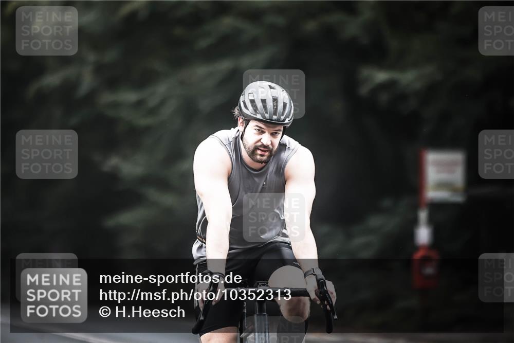 13.09.2026 - Stadtparktriathlon H.Heesch http://msf.ph/oto/10352313 13.09.2026 11:06:40 Radfahren 443, 550, 611, 614, 634, 656, 674 meine-sportfotos.de