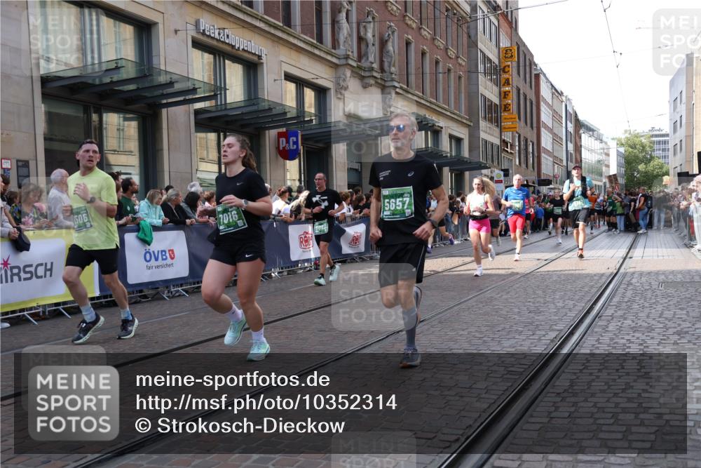 13.09.2026 - 21. swb-Marathon Bremen Strokosch-Dieckow http://msf.ph/oto/10352314 13.09.2026 13:32:29 Ziel 891, 1437, 1532, 2611, 2638, 3167, 3354, 3773, 3878, 3895, 3902, 4194, 4233, 4323, 4862, 5009, 5090, 5398, 5581, 5657, 6018, 6583, 6718, 6786, 6941, 7016, 7466, 7756, 7758, 8344, 8367, 8506, 9406, 9745, 10048, 13164, 13232, 13234, 13247, 287, 1369, 1687, 2292, 2293, 2910, 2992, 3402, 3429, 3441, 3650, 3922, 4057, 4263, 4380, 4471, 4566, 4655, 4835, 5281, 5628, 6258, 6475, 6518, 6593, 6760, 7182, 7818, 9394, 13182 meine-sportfotos.de