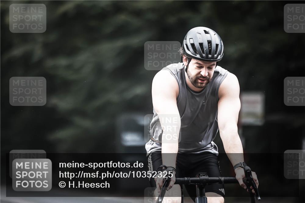 13.09.2026 - Stadtparktriathlon H.Heesch http://msf.ph/oto/10352325 13.09.2026 11:06:40 Radfahren 443, 550, 611, 614, 634, 656, 674 meine-sportfotos.de