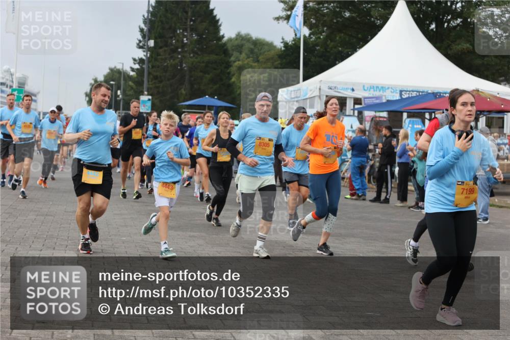 13.09.2026 - Kiel Lauf Andreas Tolksdorf http://msf.ph/oto/10352335 13.09.2026 09:56:30 Kiellinie 4535, 4443, 8305, 7199 meine-sportfotos.de