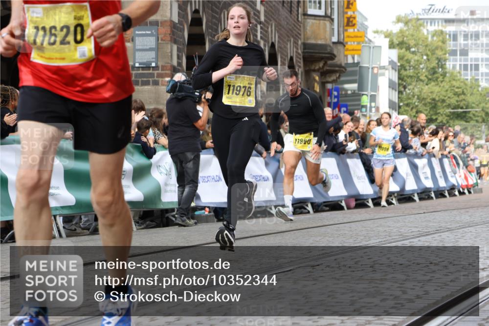 13.09.2026 - 21. swb-Marathon Bremen Strokosch-Dieckow http://msf.ph/oto/10352344 13.09.2026 10:55:10 Ziel 10589, 10608, 10646, 10901, 11040, 11174, 11569, 11620, 11860, 11874, 11889, 11976, 12313, 12519, 12800, 13526, 13592, 10725, 11014, 11466, 11631, 11910, 12201, 12218, 12258, 12549 meine-sportfotos.de