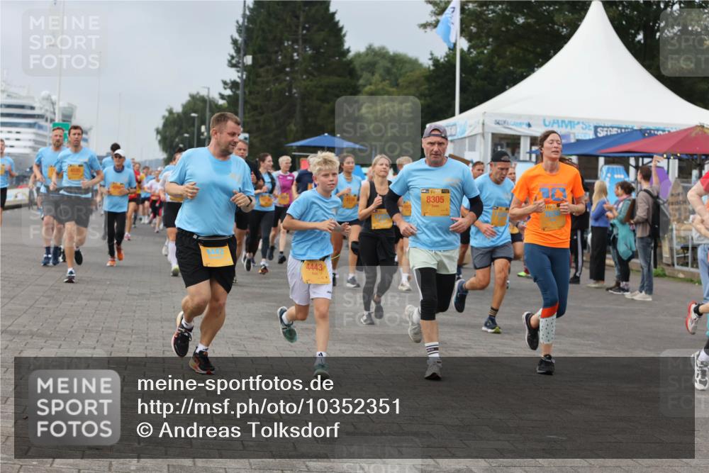 13.09.2026 - Kiel Lauf Andreas Tolksdorf http://msf.ph/oto/10352351 13.09.2026 09:56:30 Kiellinie 4442, 4443, 8305 meine-sportfotos.de