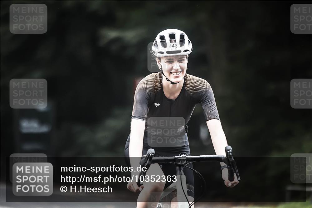 13.09.2026 - Stadtparktriathlon H.Heesch http://msf.ph/oto/10352363 13.09.2026 11:06:45 Radfahren 443, 490, 550, 641, 656 meine-sportfotos.de
