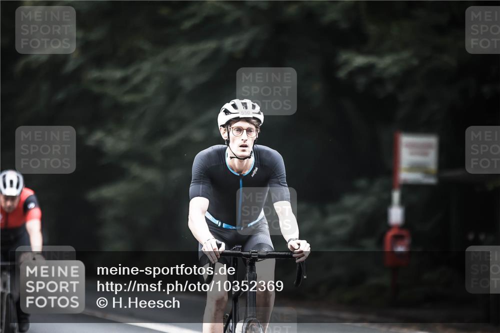 13.09.2026 - Stadtparktriathlon H.Heesch http://msf.ph/oto/10352369 13.09.2026 11:06:47 Radfahren 394, 443, 490, 550, 641 meine-sportfotos.de