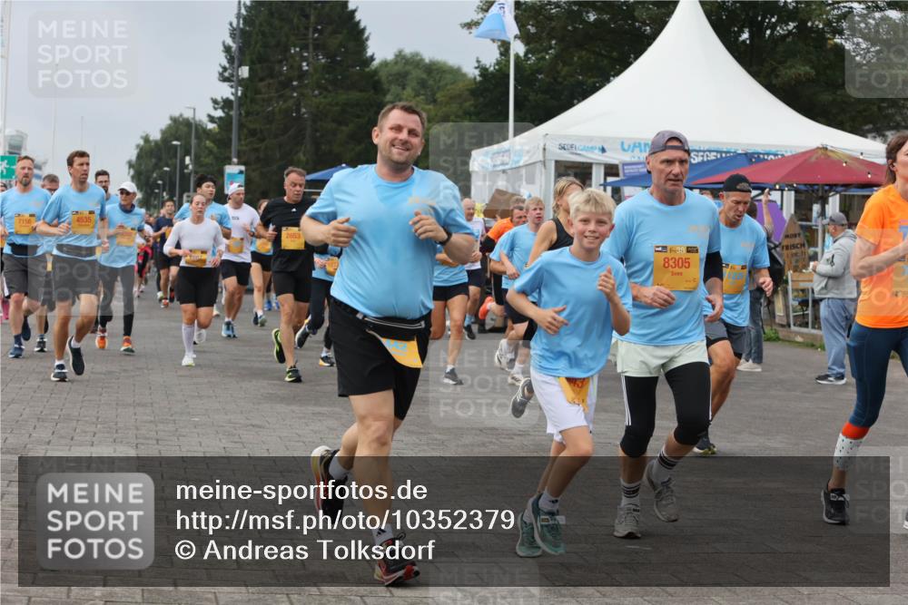 13.09.2026 - Kiel Lauf Andreas Tolksdorf http://msf.ph/oto/10352379 13.09.2026 09:56:31 Kiellinie 7156, 4535, 2653, 8305 meine-sportfotos.de