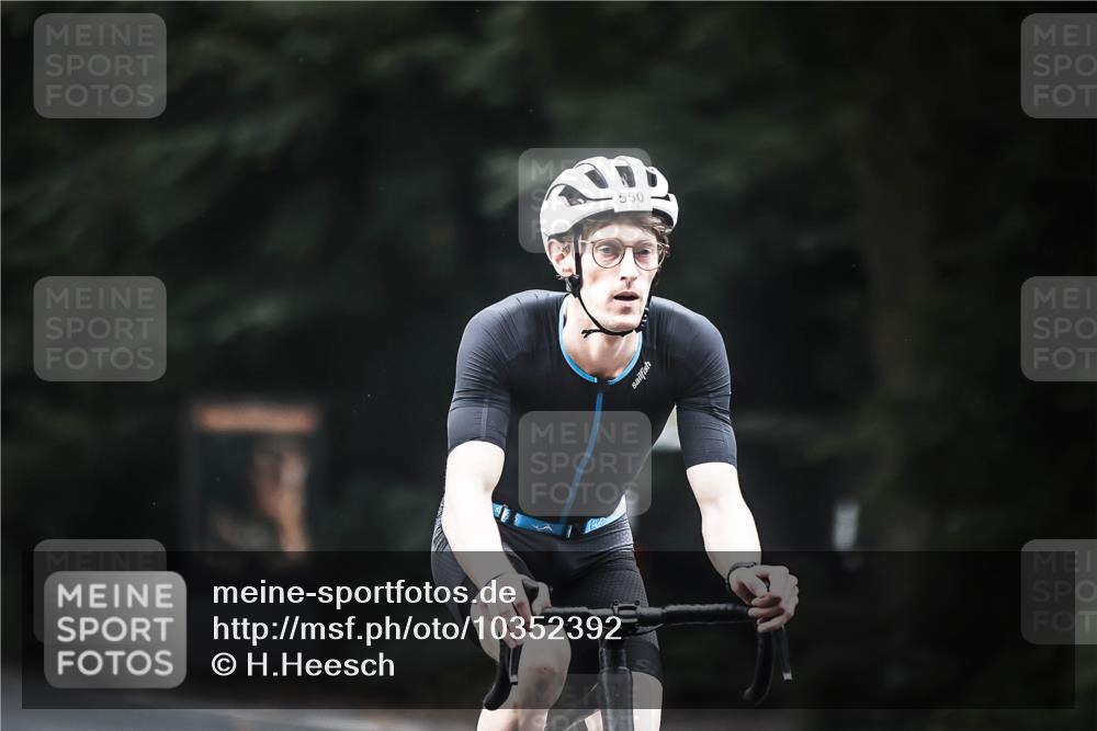 13.09.2026 - Stadtparktriathlon H.Heesch http://msf.ph/oto/10352392 13.09.2026 11:06:47 Radfahren 394, 443, 490, 550, 641 meine-sportfotos.de