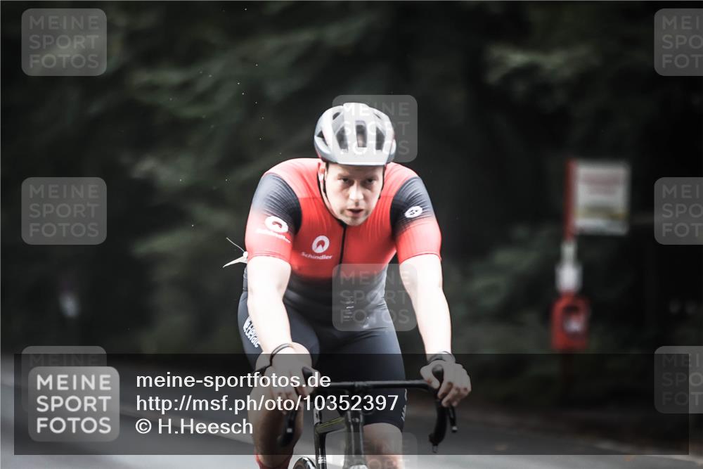 13.09.2026 - Stadtparktriathlon H.Heesch http://msf.ph/oto/10352397 13.09.2026 11:06:48 Radfahren 394, 443, 490, 550, 641 meine-sportfotos.de