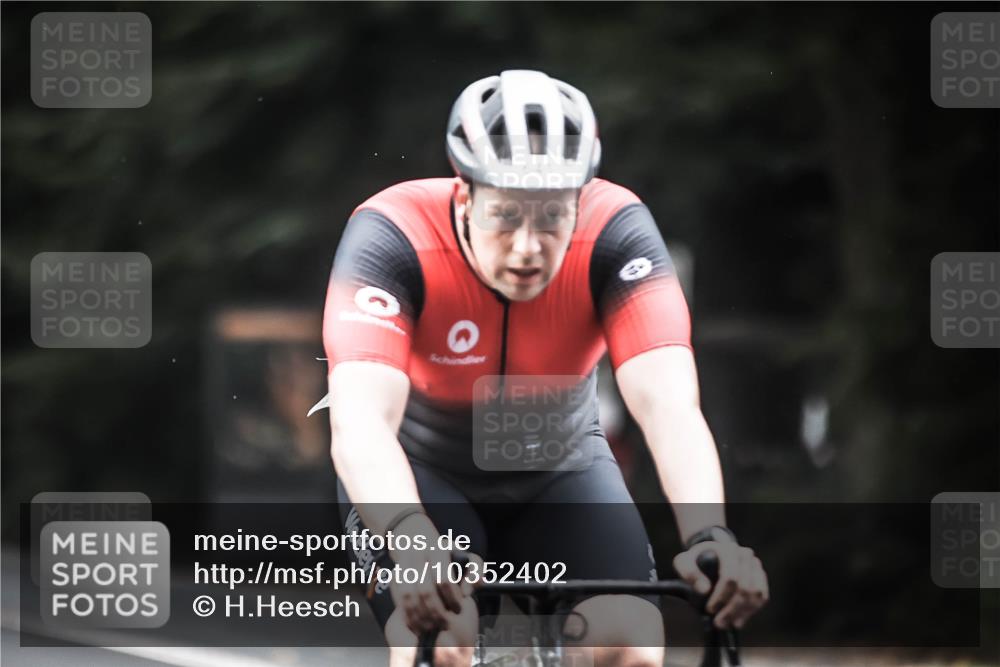 13.09.2026 - Stadtparktriathlon H.Heesch http://msf.ph/oto/10352402 13.09.2026 11:06:48 Radfahren 394, 443, 490, 550, 641 meine-sportfotos.de