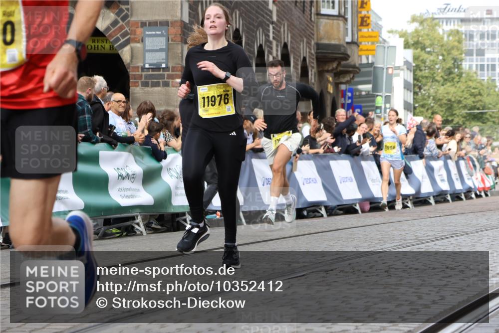 13.09.2026 - 21. swb-Marathon Bremen Strokosch-Dieckow http://msf.ph/oto/10352412 13.09.2026 10:55:10 Ziel 10589, 10608, 10646, 10901, 11040, 11174, 11569, 11620, 11860, 11874, 11889, 11976, 12313, 12519, 12800, 13526, 13592, 10725, 11014, 11466, 11631, 11910, 12201, 12218, 12258, 12549 meine-sportfotos.de