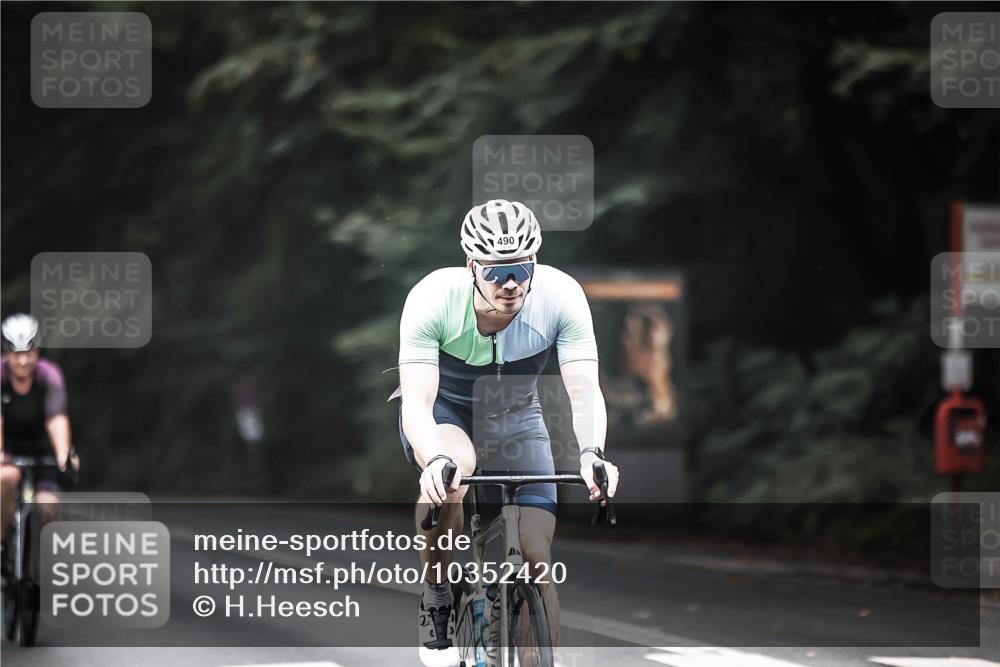 13.09.2026 - Stadtparktriathlon H.Heesch http://msf.ph/oto/10352420 13.09.2026 11:06:50 Radfahren 394, 443, 490, 550, 641 meine-sportfotos.de