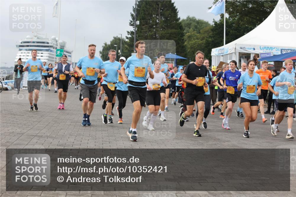 13.09.2026 - Kiel Lauf Andreas Tolksdorf http://msf.ph/oto/10352421 13.09.2026 09:56:32 Kiellinie 8203, 7156, 4535, 2667, 2653, 11164, 3134, 973, 5972 meine-sportfotos.de