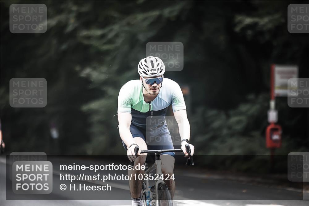 13.09.2026 - Stadtparktriathlon H.Heesch http://msf.ph/oto/10352424 13.09.2026 11:06:50 Radfahren 394, 443, 490, 550, 641 meine-sportfotos.de