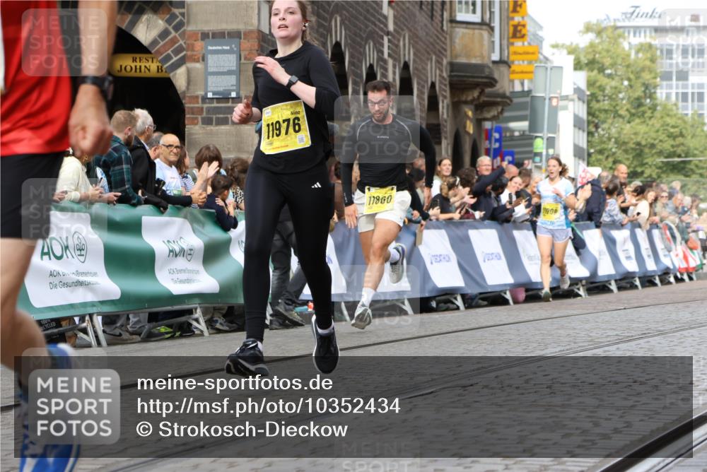 13.09.2026 - 21. swb-Marathon Bremen Strokosch-Dieckow http://msf.ph/oto/10352434 13.09.2026 10:55:10 Ziel 10589, 10608, 10646, 10901, 11040, 11174, 11569, 11620, 11860, 11874, 11889, 11976, 12313, 12519, 12800, 13526, 13592, 10725, 11014, 11466, 11631, 11910, 12201, 12218, 12258, 12549 meine-sportfotos.de