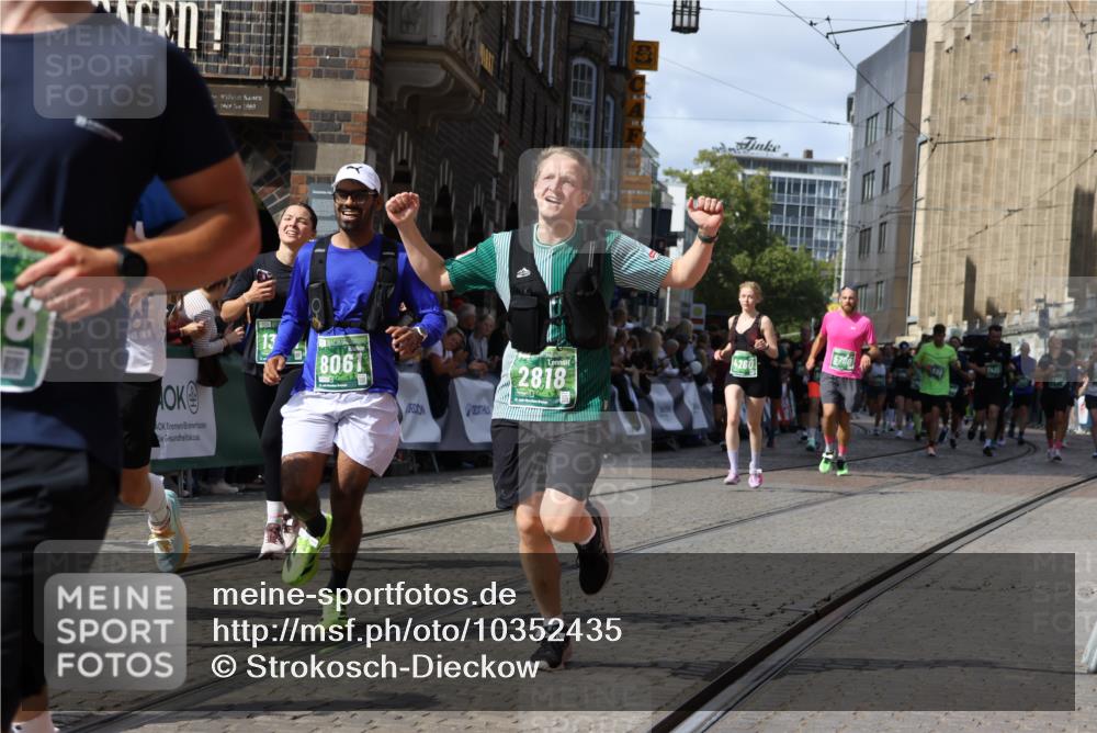 13.09.2026 - 21. swb-Marathon Bremen Strokosch-Dieckow http://msf.ph/oto/10352435 13.09.2026 13:33:09 Ziel 891, 1437, 1532, 2611, 2638, 3167, 3773, 3895, 3902, 4194, 4233, 4862, 5009, 5090, 5398, 5581, 5657, 6018, 6583, 6718, 6786, 6941, 7016, 7466, 7756, 7758, 8344, 8367, 8506, 9406, 9745, 10048, 13164, 13232, 13234, 13247, 831, 1124, 2283, 2393, 2980, 4052, 4243, 4260, 4492, 4536, 4565, 5040, 5324, 5560, 5660, 5790, 5861, 5862, 5914, 6421, 6614, 6777, 6915, 7145, 7421, 7467, 7789, 7830, 9206, 9616, 9856, 13101 meine-sportfotos.de