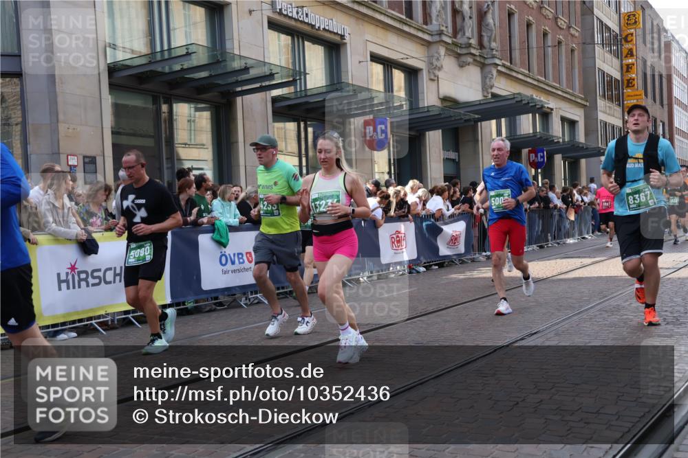 13.09.2026 - 21. swb-Marathon Bremen Strokosch-Dieckow http://msf.ph/oto/10352436 13.09.2026 13:32:31 Ziel 891, 1437, 1532, 2611, 2638, 3167, 3354, 3404, 3773, 3895, 3902, 4194, 4233, 4323, 4862, 5009, 5090, 5398, 5581, 5657, 5706, 6018, 6583, 6718, 6786, 6941, 7016, 7466, 7756, 7758, 8344, 8367, 8506, 9406, 9745, 9829, 10048, 13039, 13146, 13164, 13232, 13234, 13247, 287, 1369, 1687, 2292, 2293, 2910, 2992, 3354, 3402, 3429, 3441, 3650, 3878, 3922, 4057, 4263, 4380, 4471, 4655, 4835, 5281, 5628, 6258, 6475, 6518, 6593, 6760, 7182, 9394, 13182 meine-sportfotos.de