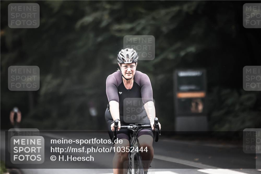 13.09.2026 - Stadtparktriathlon H.Heesch http://msf.ph/oto/10352444 13.09.2026 11:06:53 Radfahren 394, 490, 641 meine-sportfotos.de