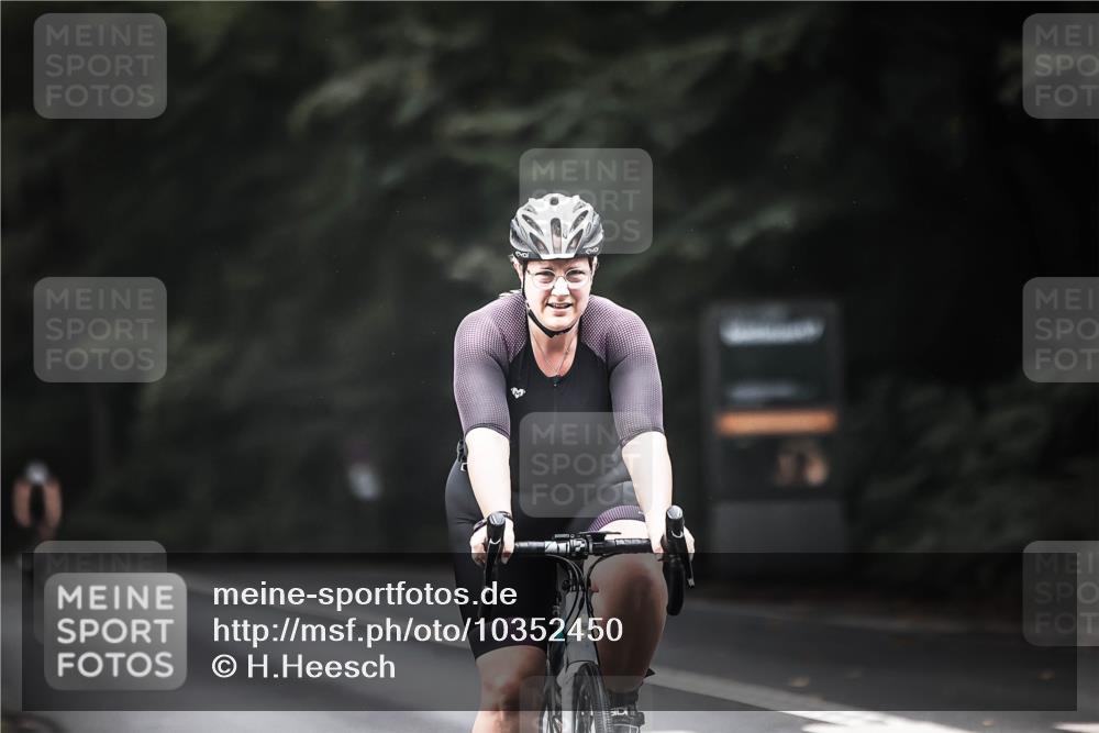 13.09.2026 - Stadtparktriathlon H.Heesch http://msf.ph/oto/10352450 13.09.2026 11:06:53 Radfahren 394, 490, 641 meine-sportfotos.de