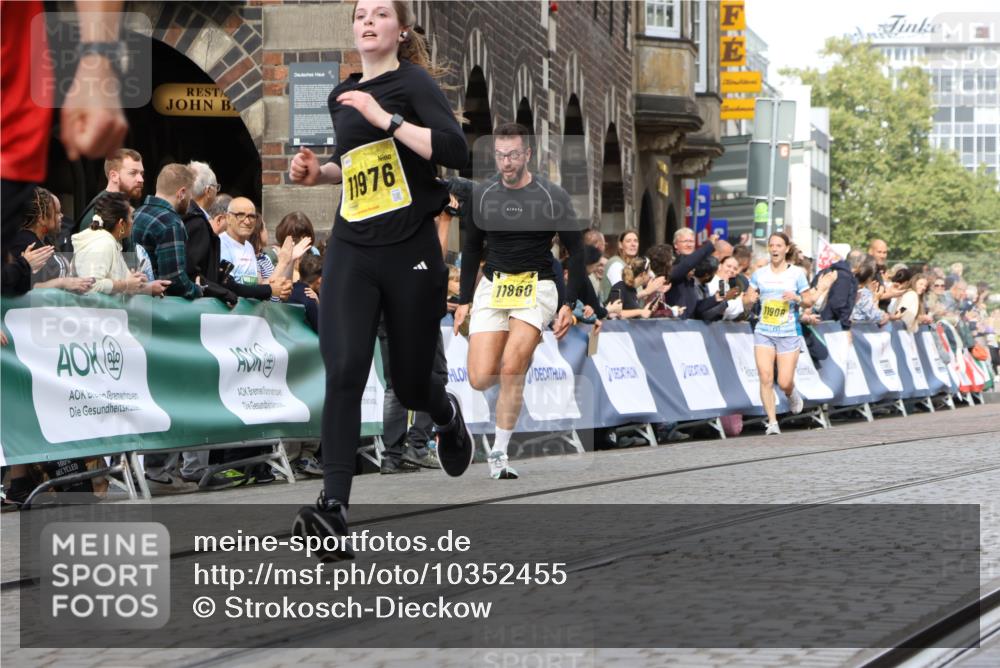 13.09.2026 - 21. swb-Marathon Bremen Strokosch-Dieckow http://msf.ph/oto/10352455 13.09.2026 10:55:10 Ziel 10589, 10608, 10646, 10901, 11040, 11174, 11569, 11620, 11860, 11874, 11889, 11976, 12313, 12519, 12800, 13526, 13592, 10725, 11014, 11466, 11631, 11910, 12201, 12218, 12258, 12549 meine-sportfotos.de