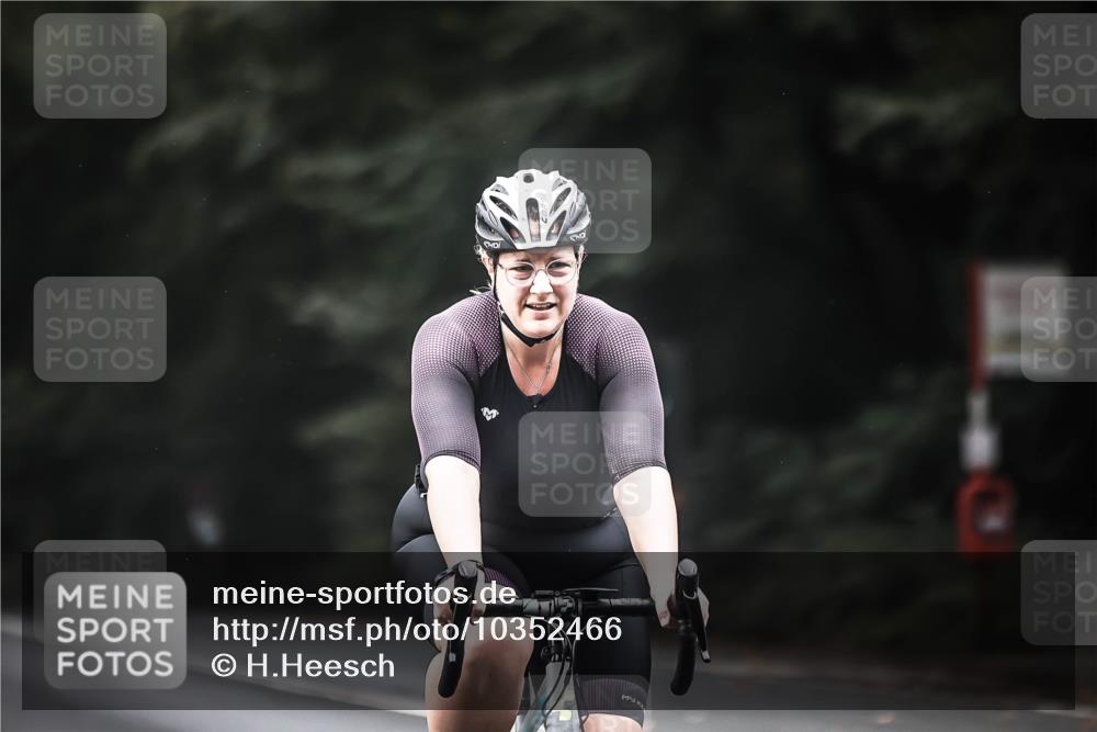 13.09.2026 - Stadtparktriathlon H.Heesch http://msf.ph/oto/10352466 13.09.2026 11:06:53 Radfahren 394, 490, 641 meine-sportfotos.de