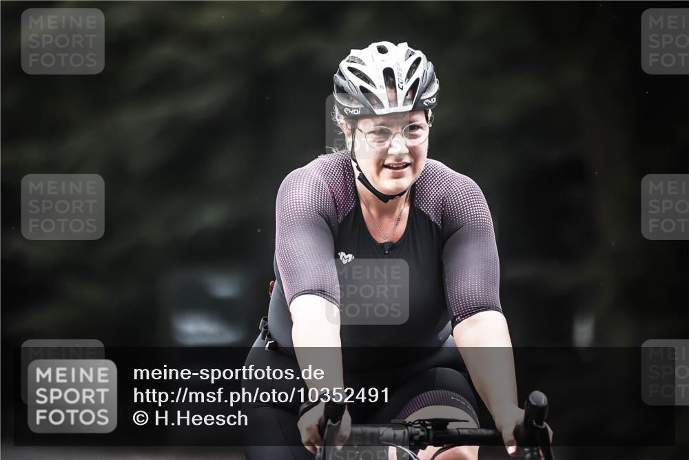 13.09.2026 - Stadtparktriathlon H.Heesch http://msf.ph/oto/10352491 13.09.2026 11:06:54 Radfahren 394, 490, 584 meine-sportfotos.de