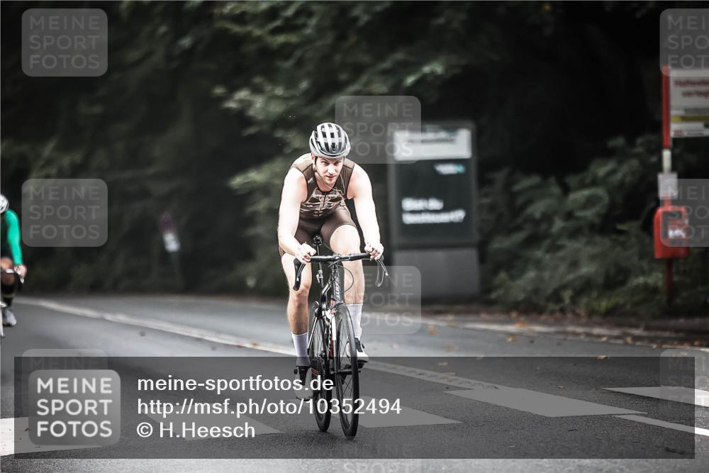13.09.2026 - Stadtparktriathlon H.Heesch http://msf.ph/oto/10352494 13.09.2026 11:06:59 Radfahren 394, 478, 584 meine-sportfotos.de