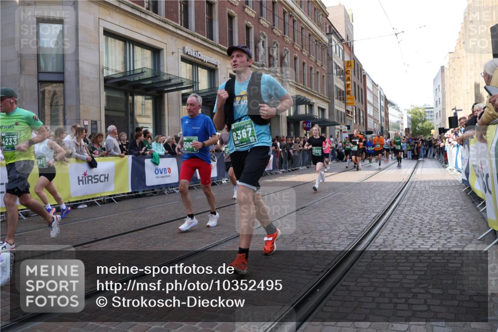 13.09.2026 - 21. swb-Marathon Bremen Strokosch-Dieckow http://msf.ph/oto/10352495 13.09.2026 13:32:33 Ziel 891, 1437, 1532, 2611, 2638, 3167, 3404, 3773, 3895, 3902, 4194, 4233, 4323, 4862, 5009, 5090, 5398, 5581, 5657, 5706, 5749, 6018, 6583, 6718, 6786, 6941, 7016, 7466, 7756, 7758, 8344, 8367, 8506, 9292, 9406, 9745, 9829, 10048, 13019, 13039, 13146, 13164, 13232, 13234, 13247, 287, 1369, 1687, 2292, 2293, 2910, 2992, 3354, 3402, 3429, 3441, 3650, 3878, 3922, 4057, 4263, 4323, 4380, 4471, 4655, 4835, 5281, 6258, 6475, 6518, 6593, 6760, 13182 meine-sportfotos.de