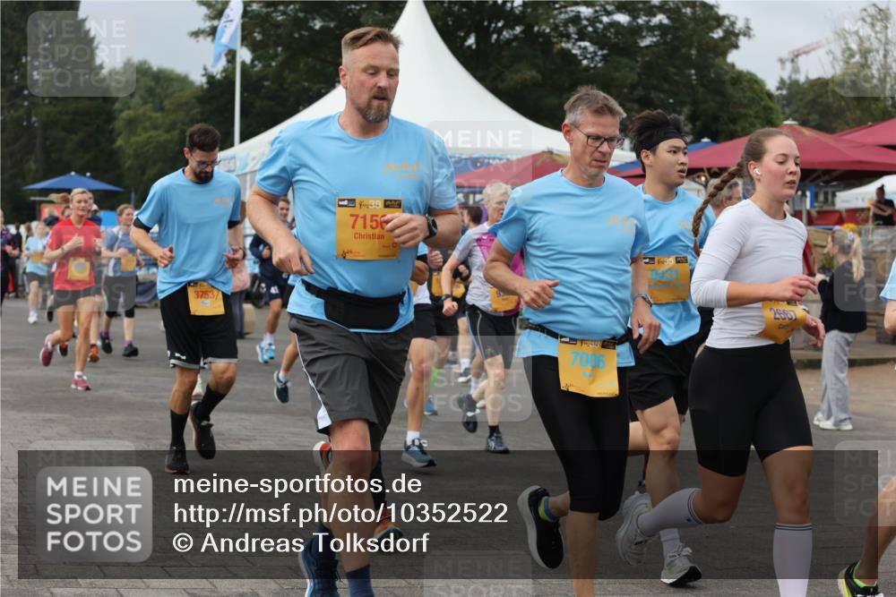 13.09.2026 - Kiel Lauf Andreas Tolksdorf http://msf.ph/oto/10352522 13.09.2026 09:56:35 Kiellinie 3753, 38, 7150, 9738, 7006, 2667 meine-sportfotos.de