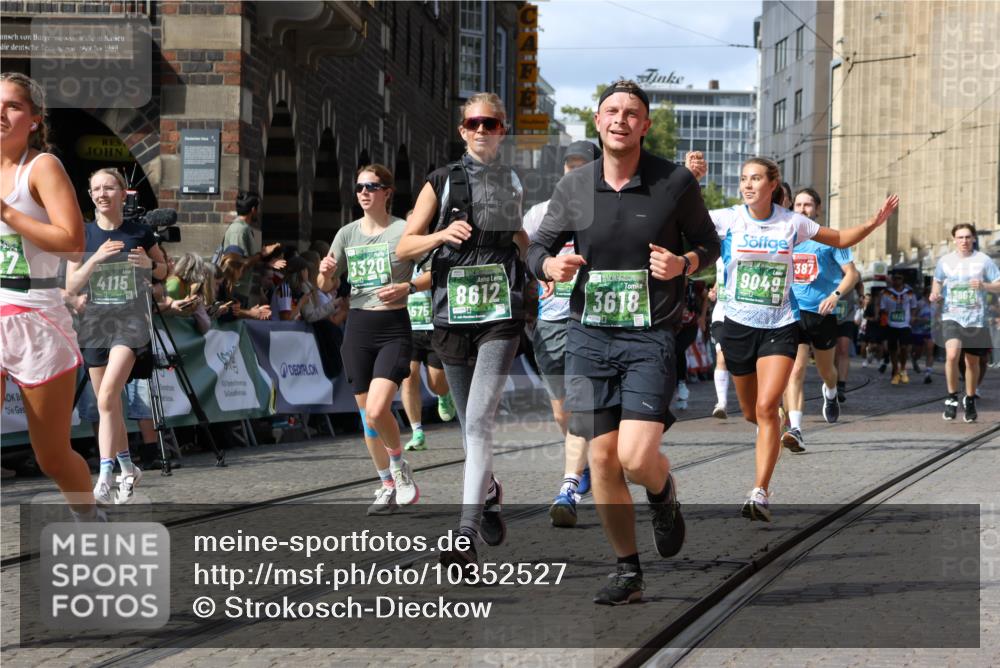 13.09.2026 - 21. swb-Marathon Bremen Strokosch-Dieckow http://msf.ph/oto/10352527 13.09.2026 13:29:47 Ziel 132, 303, 596, 651, 1083, 1243, 1365, 1387, 1823, 2076, 2301, 2742, 2957, 3030, 3258, 3721, 3846, 3912, 4541, 5244, 5599, 6103, 6384, 6499, 6690, 6930, 7013, 7426, 7631, 7649, 7860, 8007, 8009, 8066, 8099, 8277, 8338, 8675, 8831, 9889, 10128, 109, 454, 1173, 1205, 1611, 1653, 1759, 1780, 1848, 1861, 2126, 3190, 3320, 3667, 3908, 4524, 4575, 5198, 5348, 5631, 7093, 8110, 8267, 8470, 8899, 9049, 9104 meine-sportfotos.de