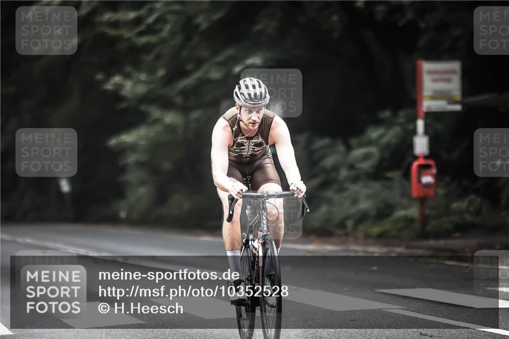 13.09.2026 - Stadtparktriathlon H.Heesch http://msf.ph/oto/10352528 13.09.2026 11:07:00 Radfahren 478, 584, 707 meine-sportfotos.de
