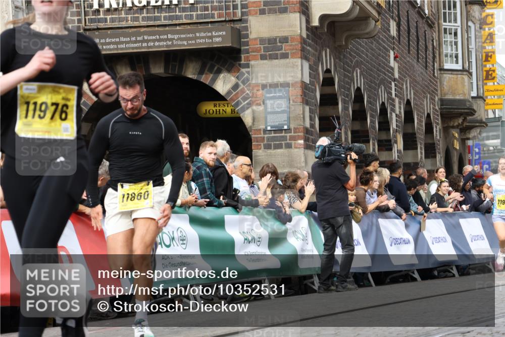 13.09.2026 - 21. swb-Marathon Bremen Strokosch-Dieckow http://msf.ph/oto/10352531 13.09.2026 10:55:11 Ziel 10589, 10608, 10646, 10901, 11040, 11174, 11569, 11620, 11860, 11874, 11889, 11976, 12313, 12519, 12800, 13592, 10725, 11014, 11466, 11631, 11910, 12201, 12218, 12258, 12549 meine-sportfotos.de
