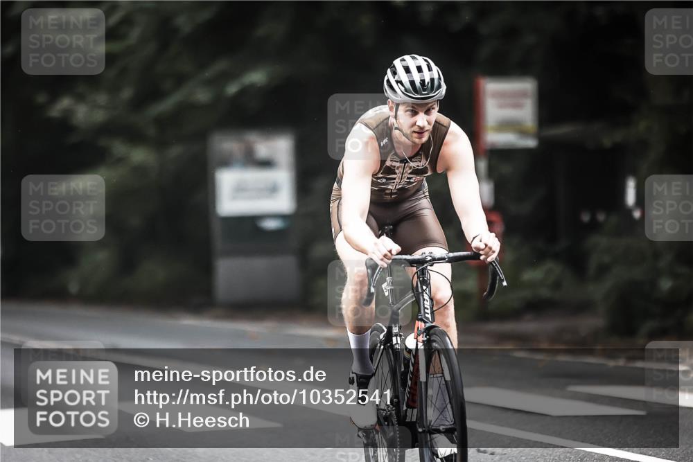 13.09.2026 - Stadtparktriathlon H.Heesch http://msf.ph/oto/10352541 13.09.2026 11:07:00 Radfahren 478, 584, 707 meine-sportfotos.de