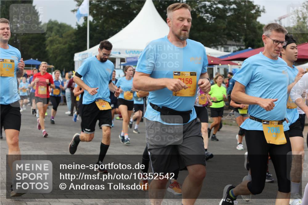 13.09.2026 - Kiel Lauf Andreas Tolksdorf http://msf.ph/oto/10352542 13.09.2026 09:56:35 Kiellinie 38, 3770, 3753, 38, 156, 9325, 38, 7006 meine-sportfotos.de
