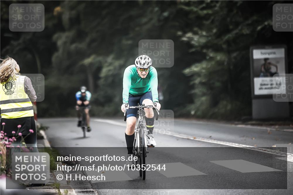 13.09.2026 - Stadtparktriathlon H.Heesch http://msf.ph/oto/10352544 13.09.2026 11:07:01 Radfahren 478, 584, 707 meine-sportfotos.de