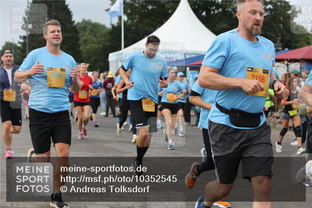 13.09.2026 - Kiel Lauf Andreas Tolksdorf http://msf.ph/oto/10352545 13.09.2026 09:56:35 Kiellinie 8203, 39, 3770, 3753, 1, 38, 7156 meine-sportfotos.de