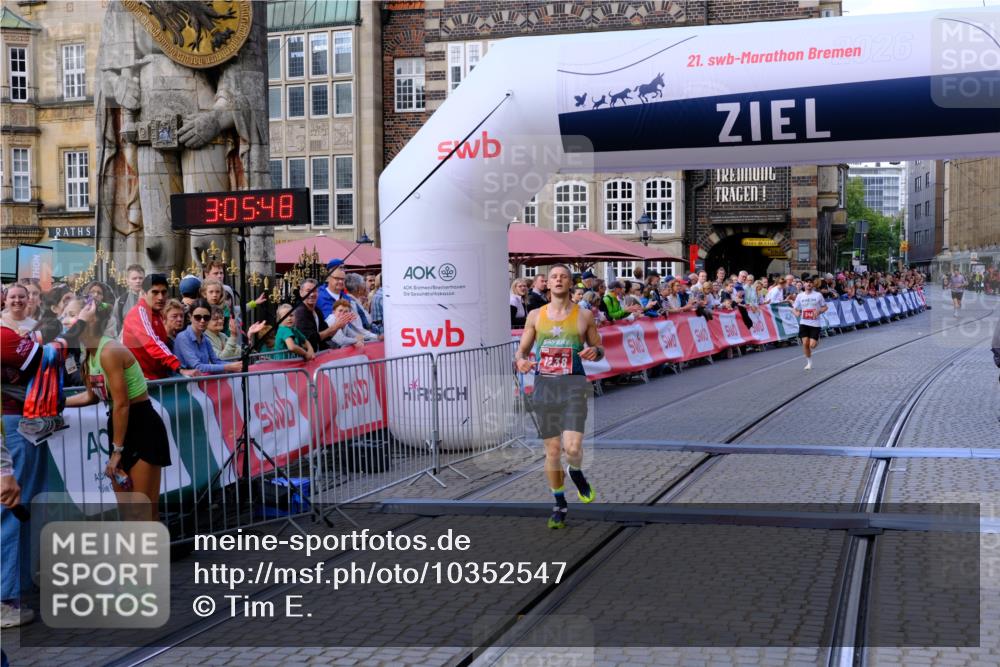 13.09.2026 - 21. swb-Marathon Bremen Tim E. http://msf.ph/oto/10352547 13.09.2026 12:36:38 Ziel  meine-sportfotos.de