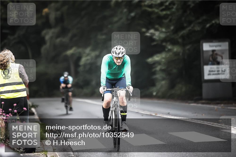13.09.2026 - Stadtparktriathlon H.Heesch http://msf.ph/oto/10352549 13.09.2026 11:07:01 Radfahren 478, 584, 707 meine-sportfotos.de