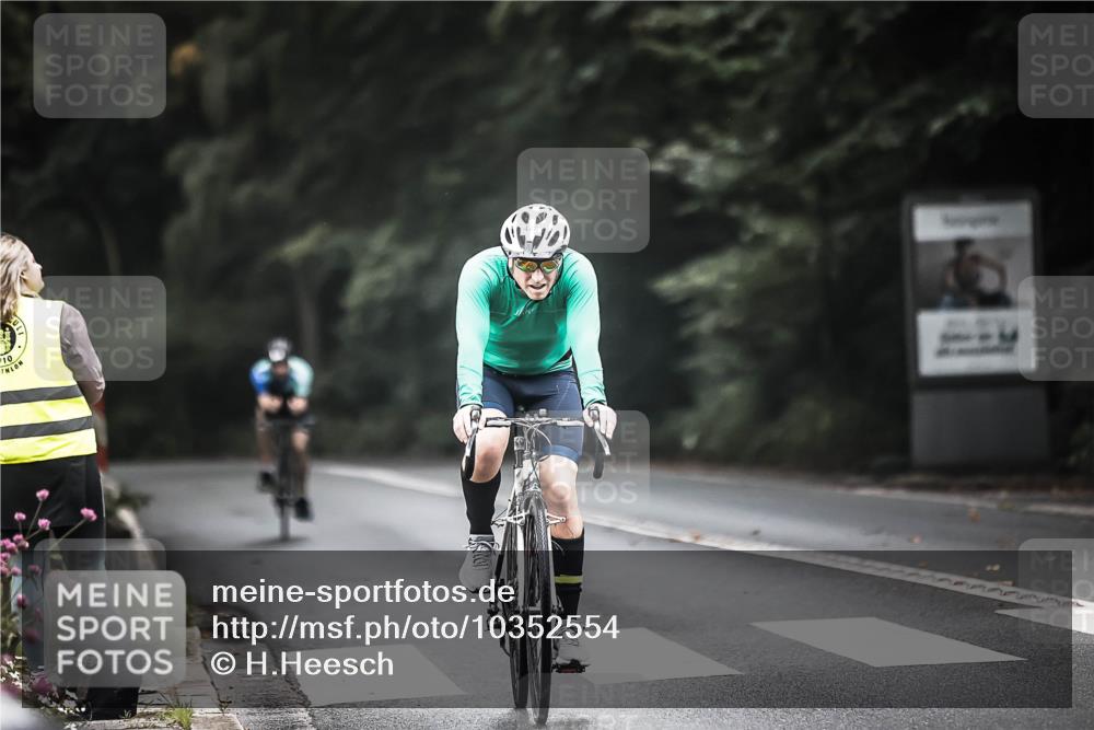 13.09.2026 - Stadtparktriathlon H.Heesch http://msf.ph/oto/10352554 13.09.2026 11:07:01 Radfahren 478, 584, 707 meine-sportfotos.de