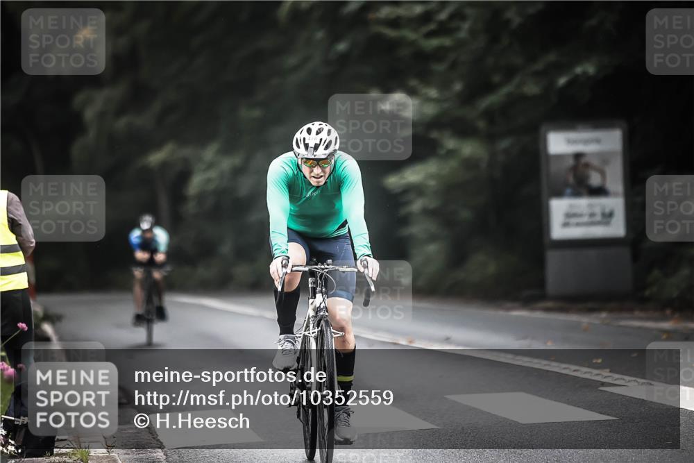 13.09.2026 - Stadtparktriathlon H.Heesch http://msf.ph/oto/10352559 13.09.2026 11:07:02 Radfahren 478, 584, 707 meine-sportfotos.de