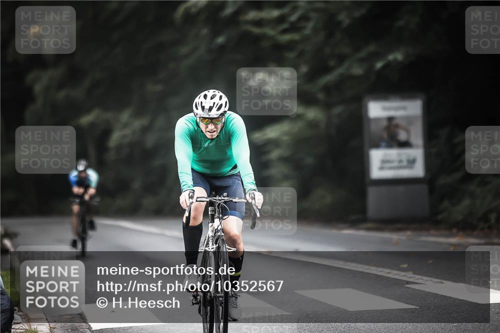 13.09.2026 - Stadtparktriathlon H.Heesch http://msf.ph/oto/10352567 13.09.2026 11:07:02 Radfahren 478, 584, 707 meine-sportfotos.de