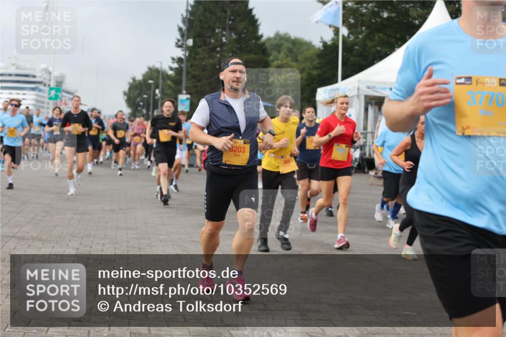 13.09.2026 - Kiel Lauf Andreas Tolksdorf http://msf.ph/oto/10352569 13.09.2026 09:56:36 Kiellinie 39, 8203, 365, 38, 3770 meine-sportfotos.de