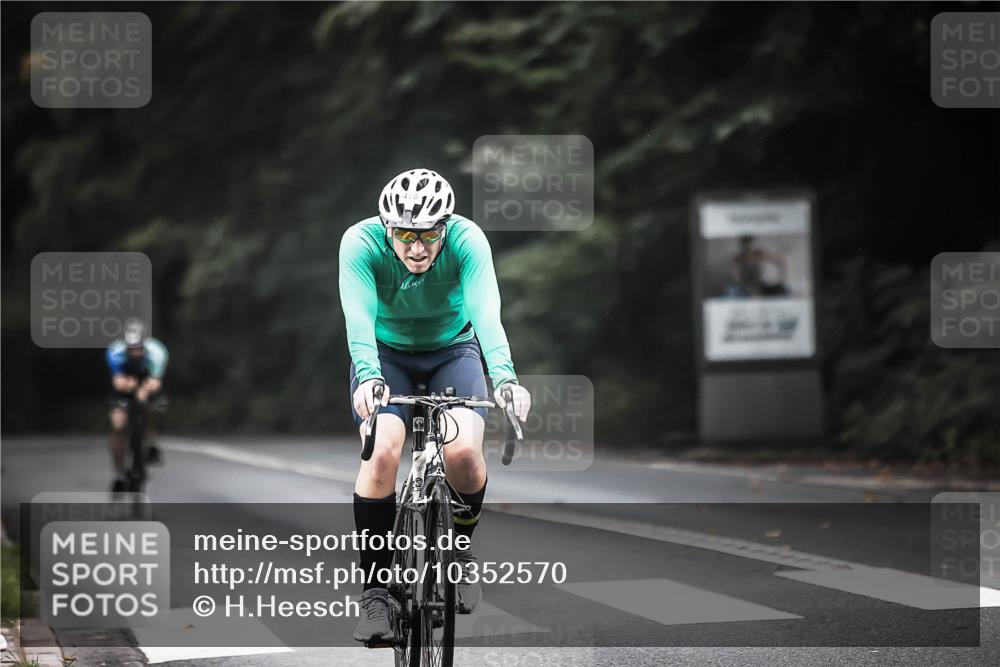 13.09.2026 - Stadtparktriathlon H.Heesch http://msf.ph/oto/10352570 13.09.2026 11:07:02 Radfahren 478, 584, 707 meine-sportfotos.de