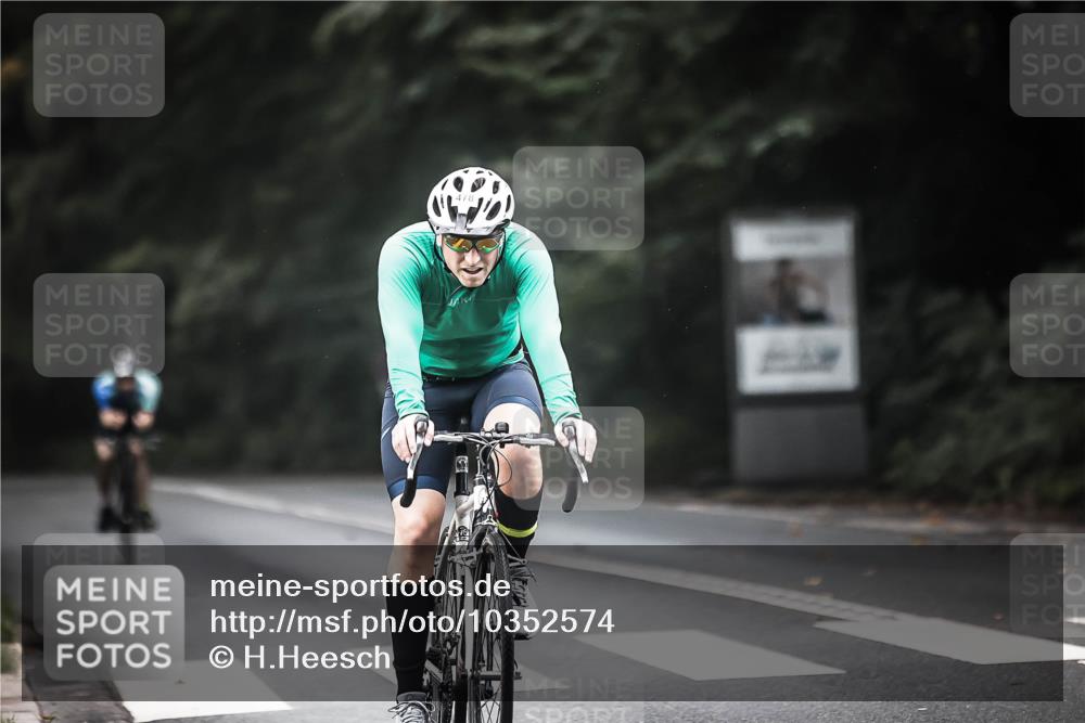 13.09.2026 - Stadtparktriathlon H.Heesch http://msf.ph/oto/10352574 13.09.2026 11:07:02 Radfahren 478, 584, 707 meine-sportfotos.de